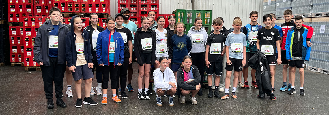 Gruppenbild Schülerinnen und Schüler beim Apfellauf 2024 Weiltalschule Weilmünster.