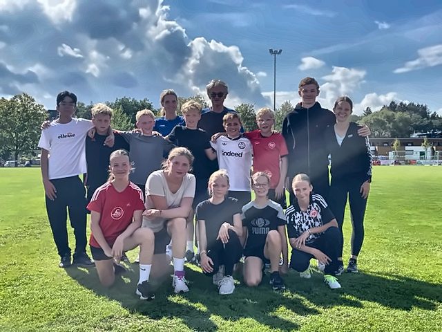 Weiltalschule beim Kreisentscheid „Jugend trainiert für Olympia“ in Niederselters.
