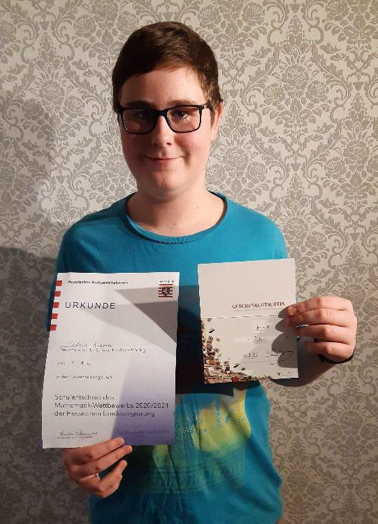 Cedric Kramer ist Kreissieger im Mathematikwettbewerb Cedric Kramer ist Kreissieger im Mathematikwettbewerb