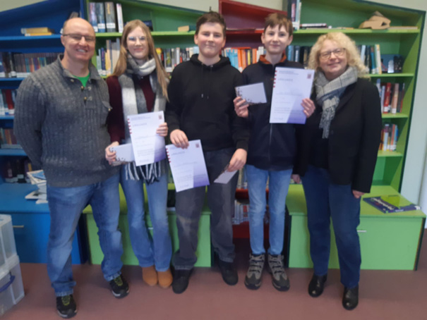 Weiltalschule ehrt die Sieger des Mathematikwettbewerbs.