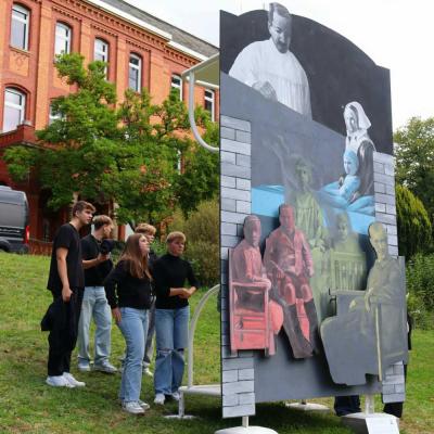 Foto 1 von Hannah Rösen - Weiltalschule Inspiriert Frankfurter Streetart Künstler.